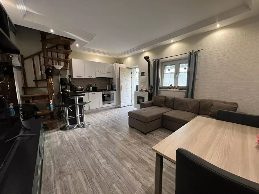 Immagine 4 di Casa indipendente in vendita  a Massa