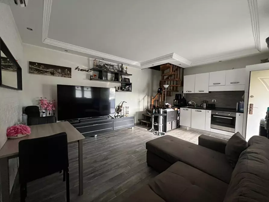 Immagine 5 di Casa indipendente in vendita  a Massa