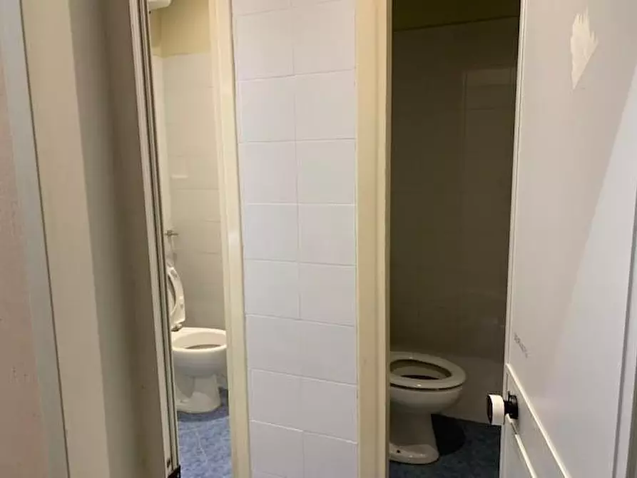 Immagine 3 di Ufficio in affitto  a Massa E Cozzile