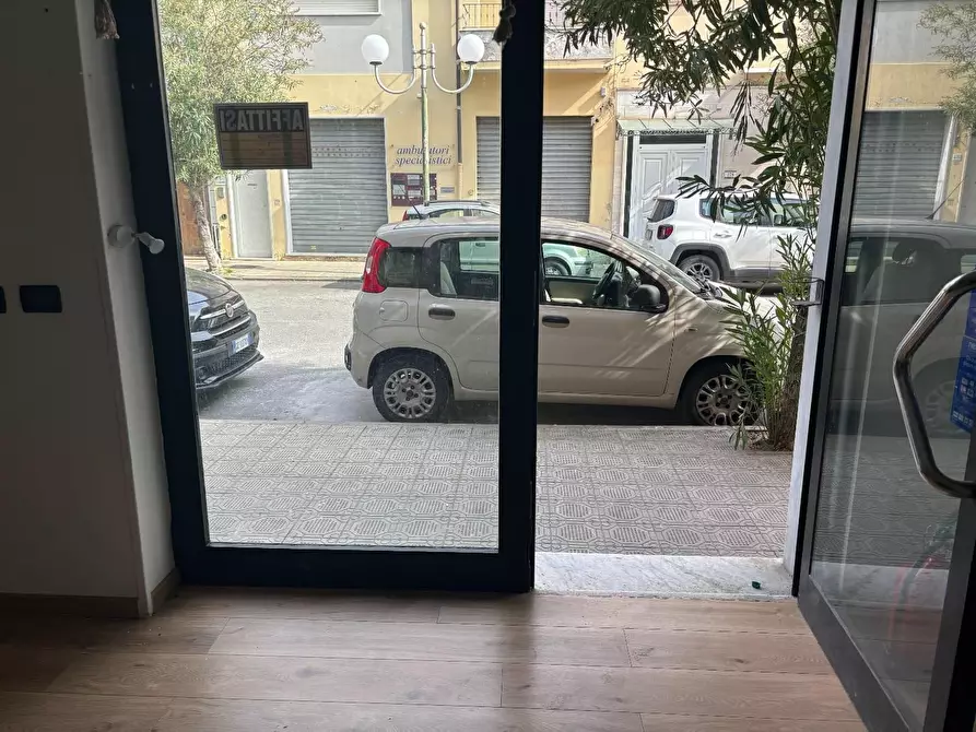 Immagine 5 di Negozio in affitto  a Viareggio