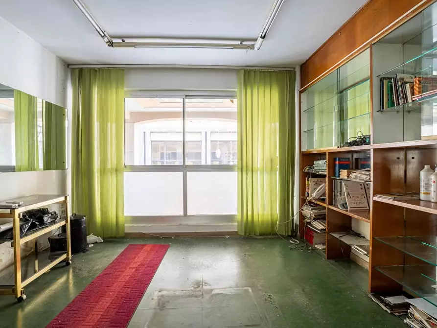 Immagine 11 di Ufficio in affitto  a Empoli