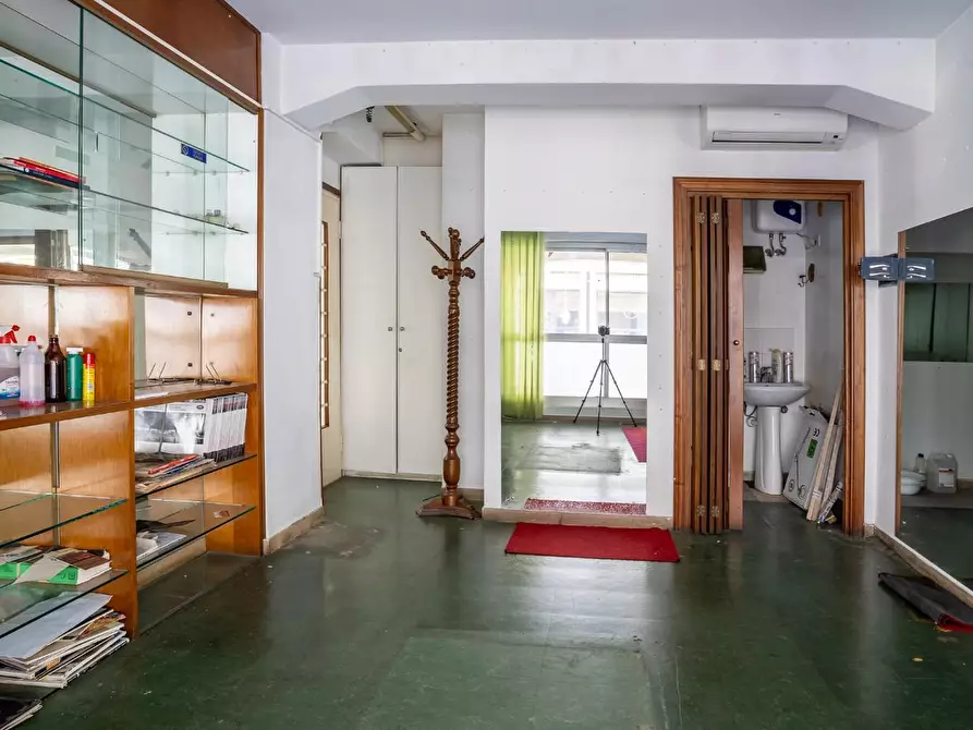 Immagine 15 di Ufficio in affitto  a Empoli