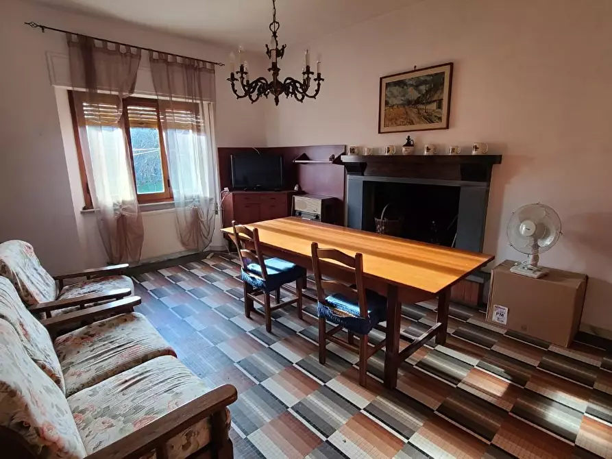 Immagine 17 di Casa indipendente in vendita  a Seravezza