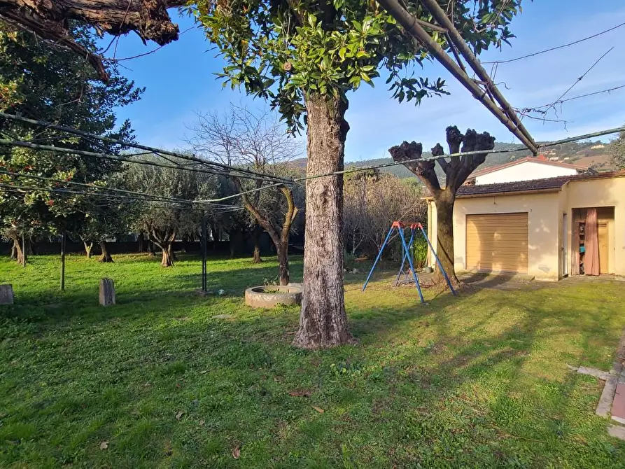 Immagine 7 di Casa indipendente in vendita  a Seravezza