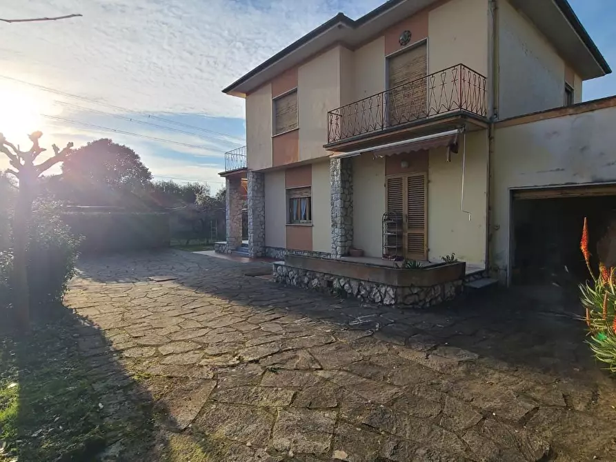 Immagine 4 di Casa indipendente in vendita  a Seravezza