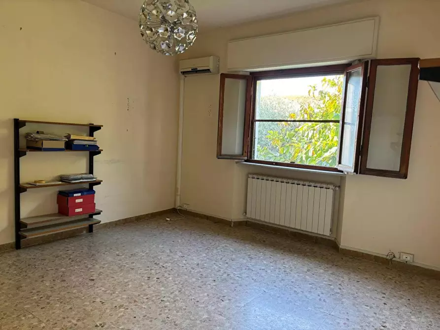 Immagine 13 di Villa in vendita  a Pisa