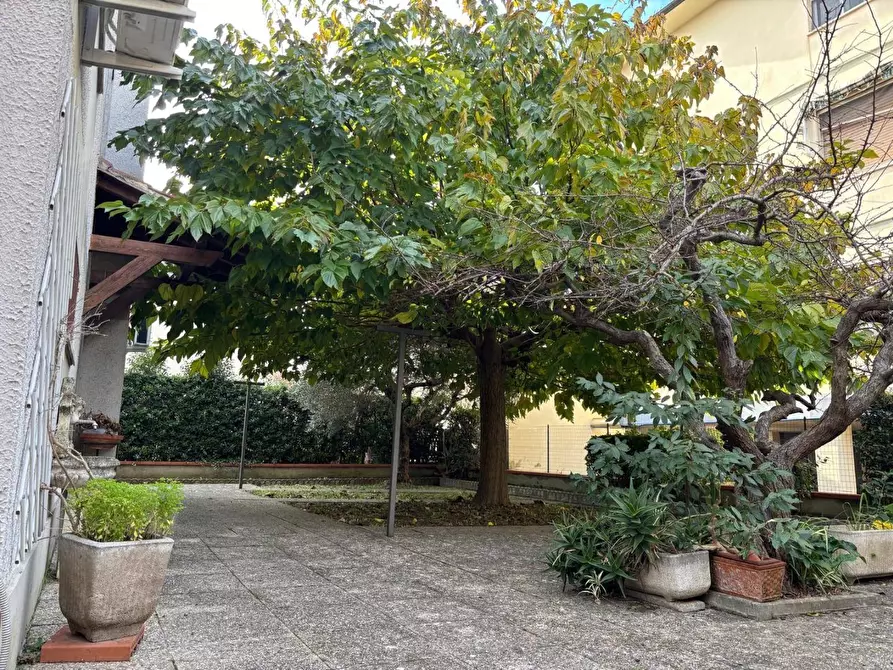 Immagine 40 di Villa in vendita  a Pisa