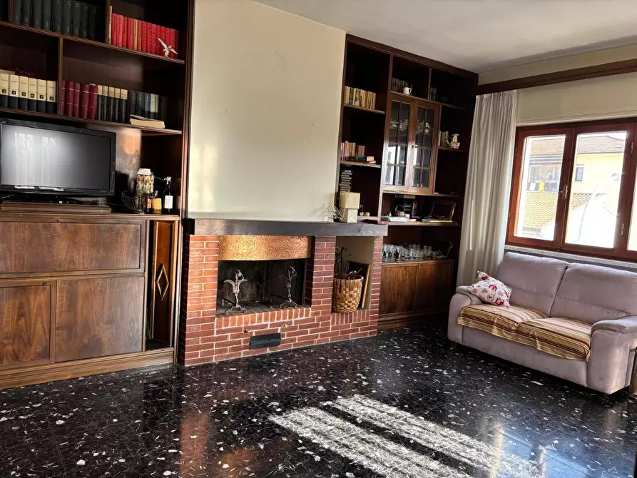 Immagine 2 di Villa in vendita  a Pisa