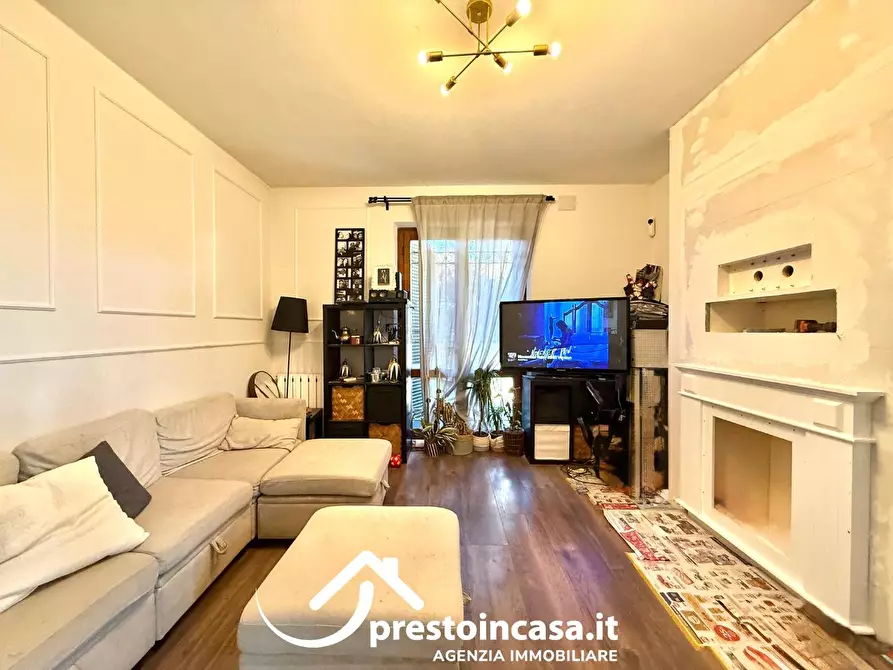 Immagine 3 di Villetta a schiera in vendita  a Viareggio