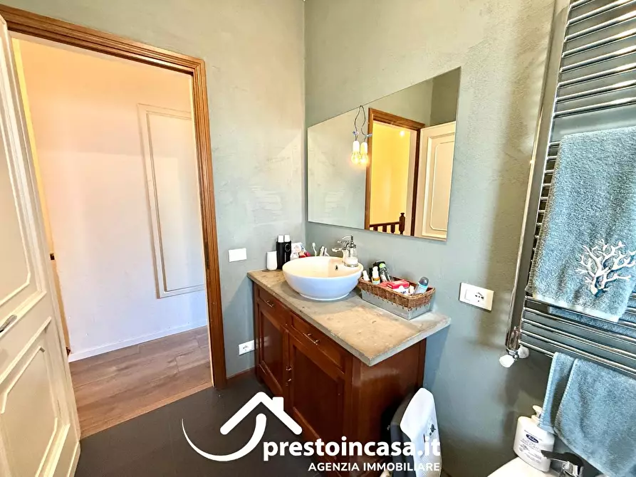 Immagine 29 di Villetta a schiera in vendita  a Viareggio