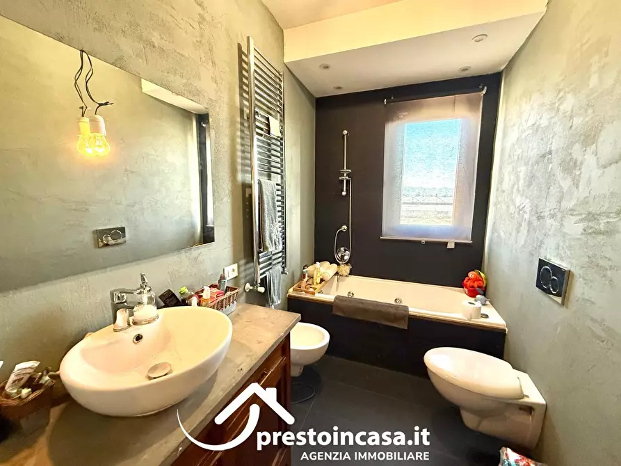 Immagine 28 di Villetta a schiera in vendita  a Viareggio