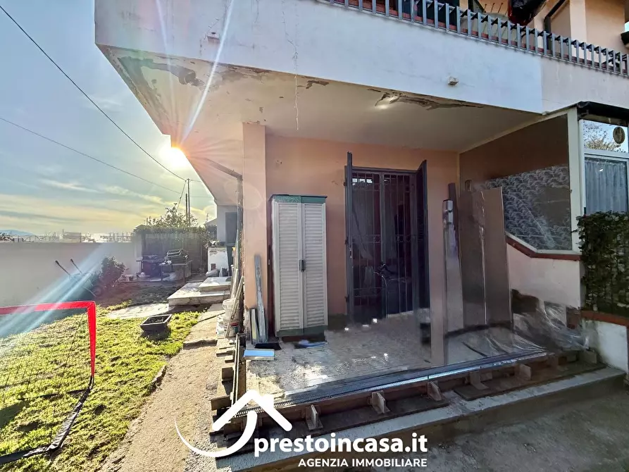 Immagine 34 di Villetta a schiera in vendita  a Viareggio