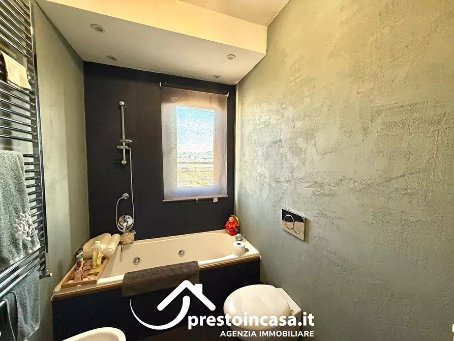 Immagine 27 di Villetta a schiera in vendita  a Viareggio