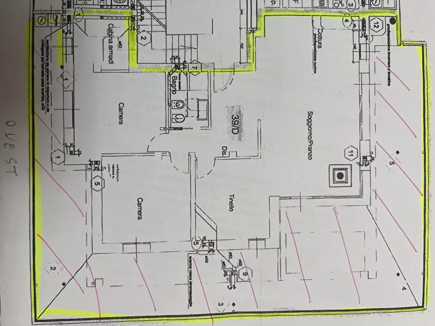 Immagine 9 di Mansarda in vendita  a Lucca