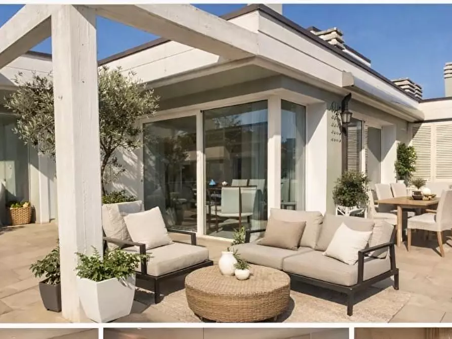 Immagine 1 di Mansarda in vendita  a Lucca