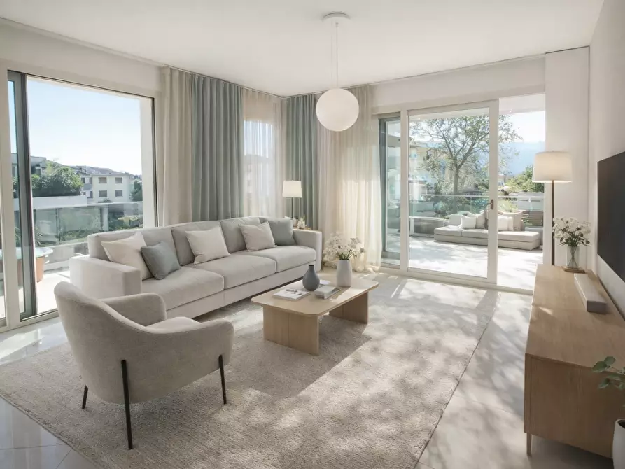 Immagine 3 di Mansarda in vendita  a Lucca