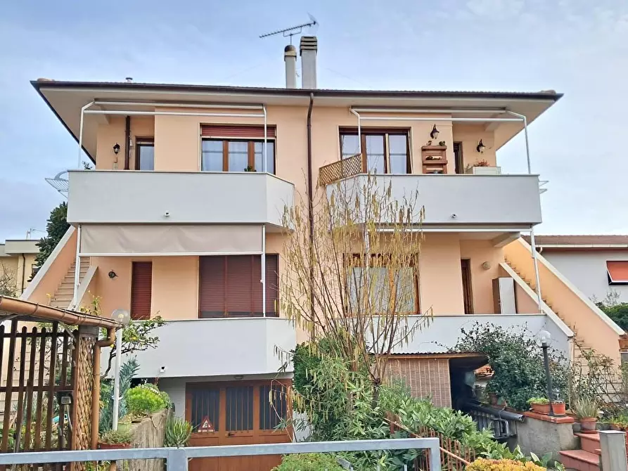 Immagine 3 di Appartamento in vendita  a Rosignano Marittimo