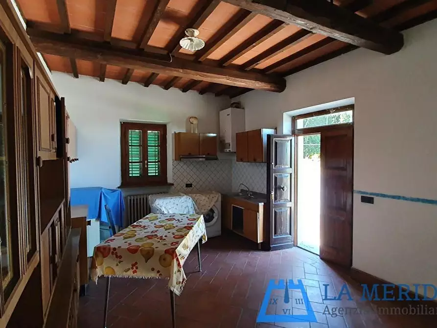 Immagine 10 di Casa colonica in vendita  a Lamporecchio