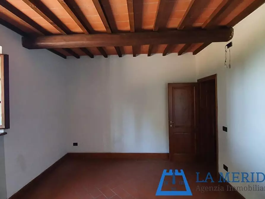 Immagine 8 di Casa colonica in vendita  a Lamporecchio