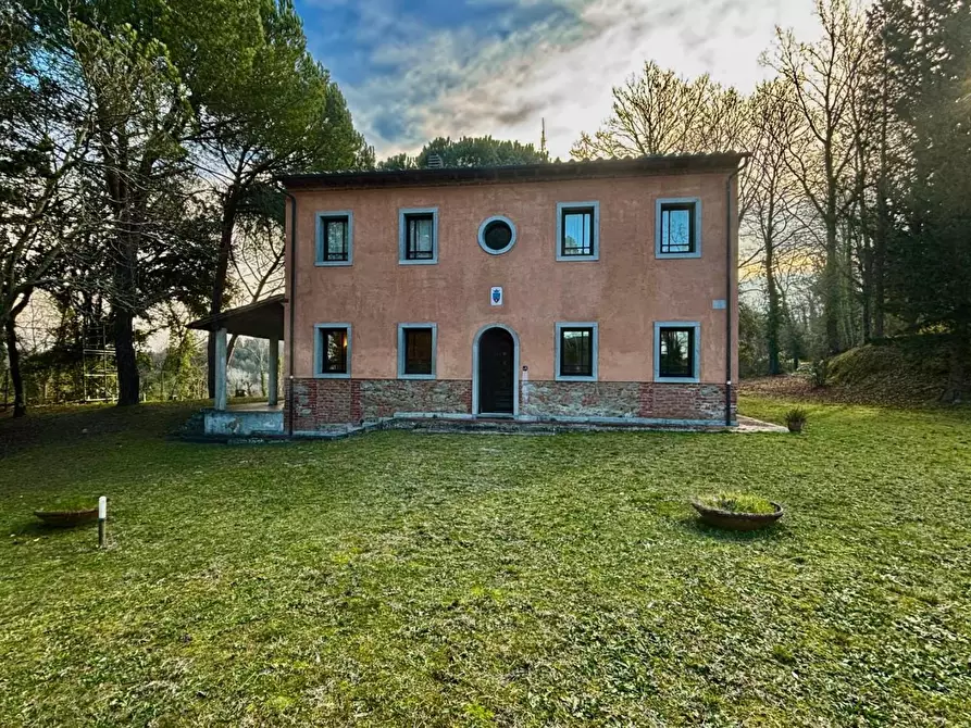 Immagine 1 di Villa in vendita  a Palaia