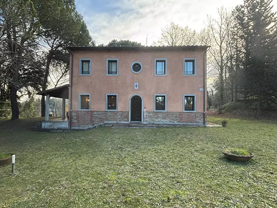 Immagine 2 di Villa in vendita  a Palaia