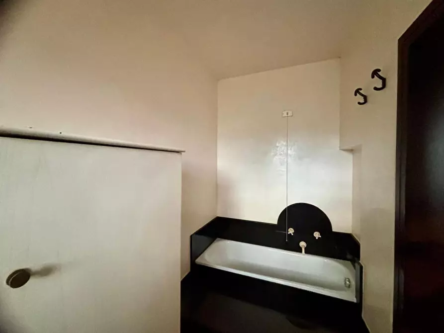 Immagine 33 di Villa in vendita  a Palaia