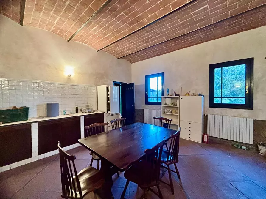 Immagine 18 di Villa in vendita  a Palaia