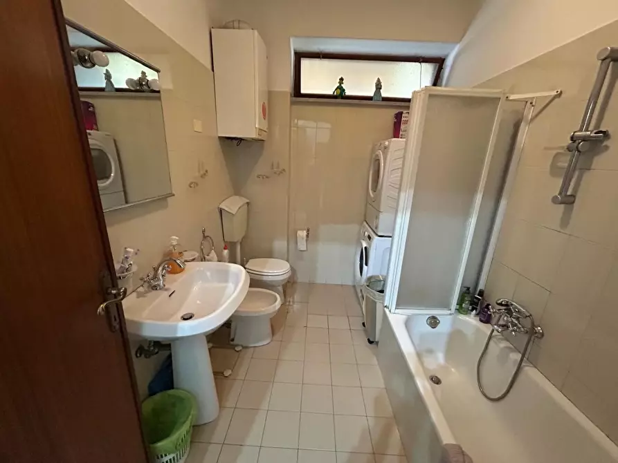 Immagine 17 di Appartamento in vendita  a Carrara