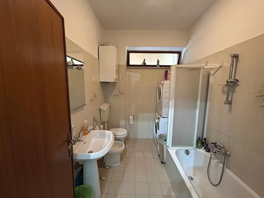 Immagine 12 di Appartamento in vendita  a Carrara