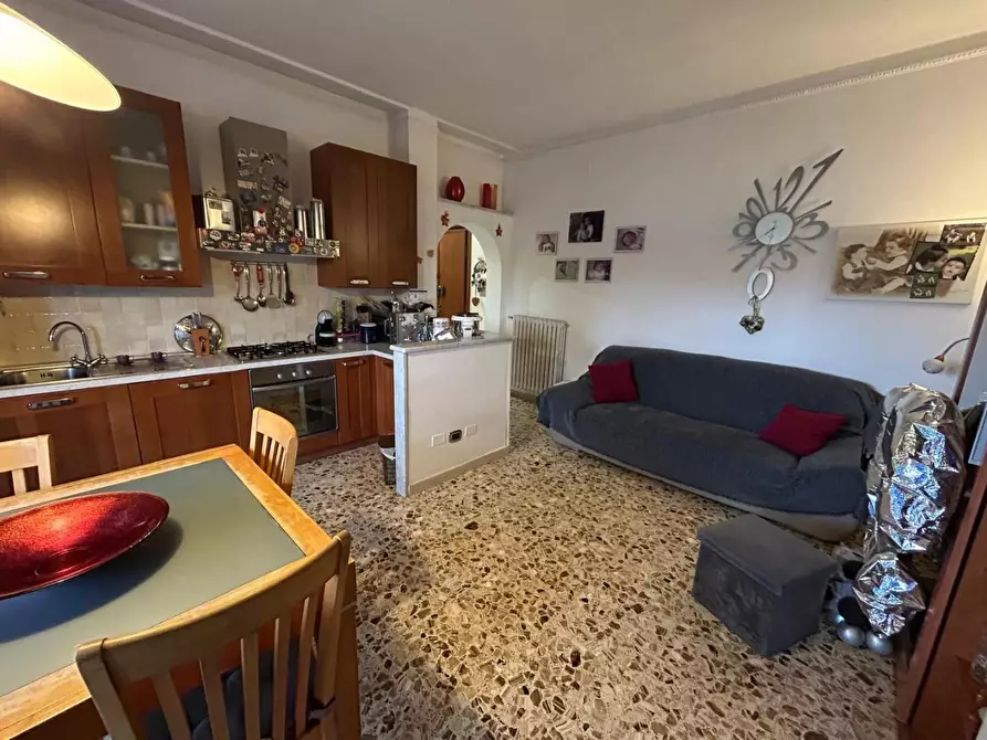 Immagine 3 di Appartamento in vendita  a Carrara