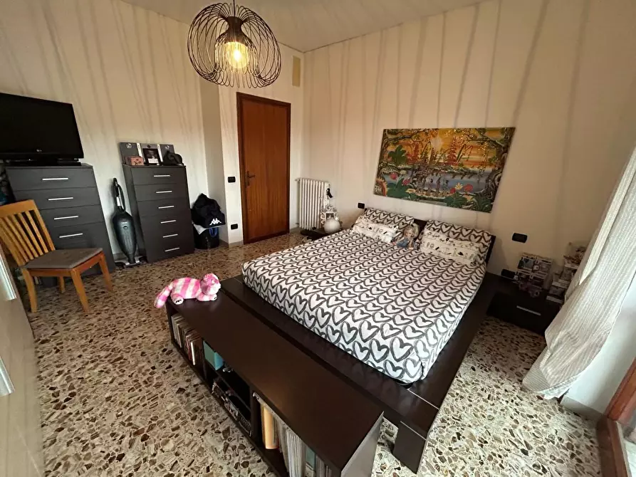 Immagine 10 di Appartamento in vendita  a Carrara