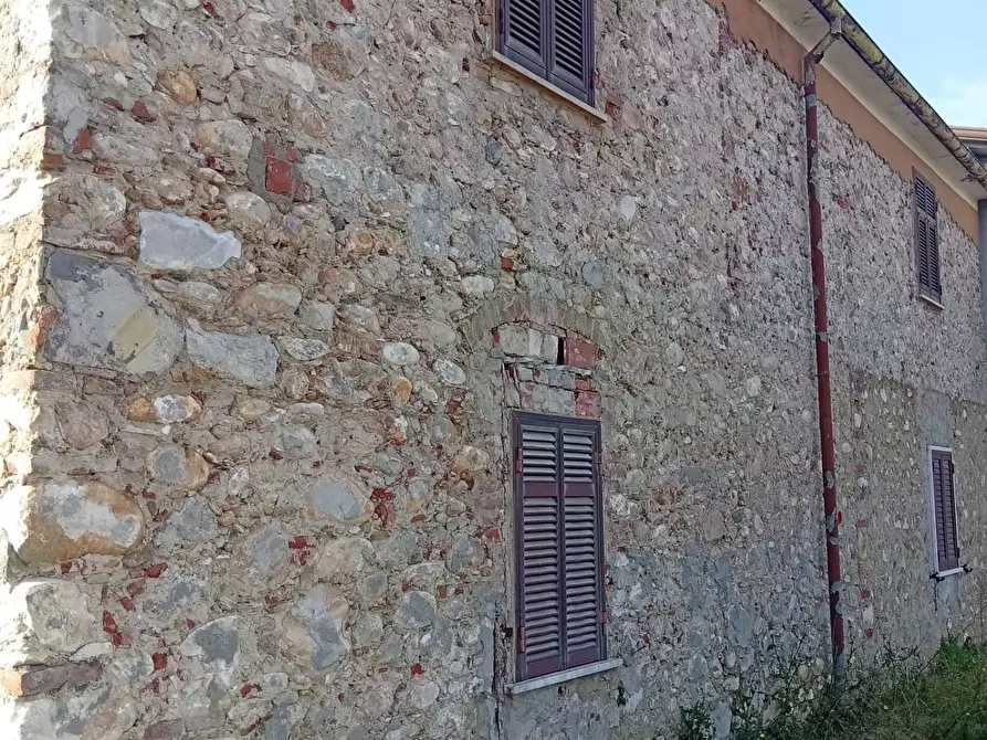 Immagine 2 di Casa semindipendente in vendita  a Carrara