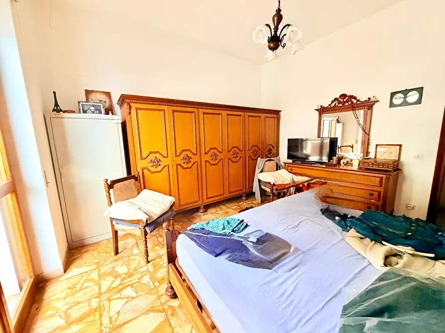 Immagine 10 di Appartamento in vendita  a Massa