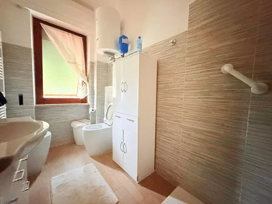 Immagine 16 di Appartamento in vendita  a Massa