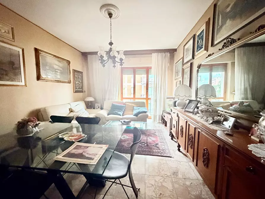 Immagine 2 di Appartamento in vendita  a Massa