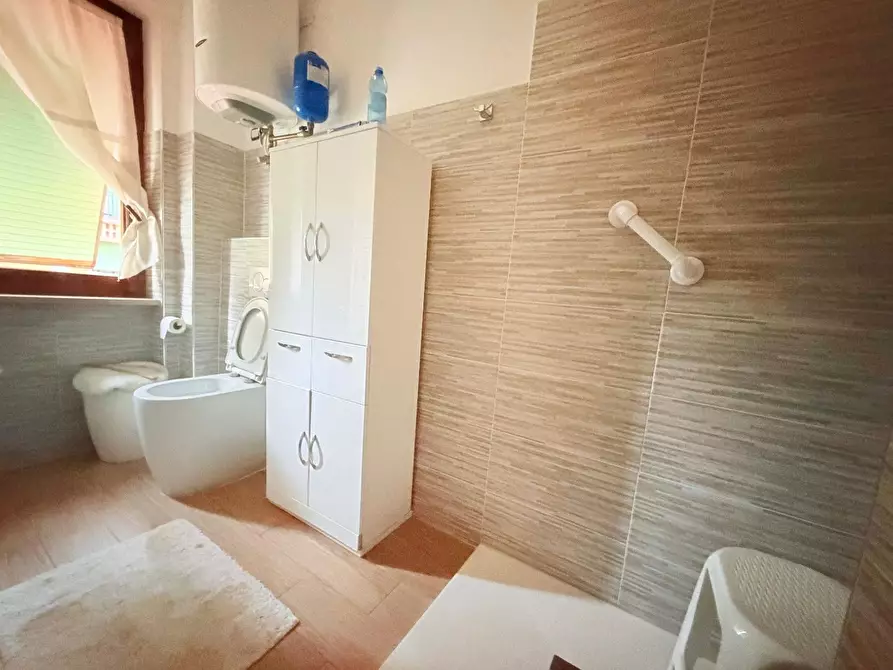 Immagine 17 di Appartamento in vendita  a Massa