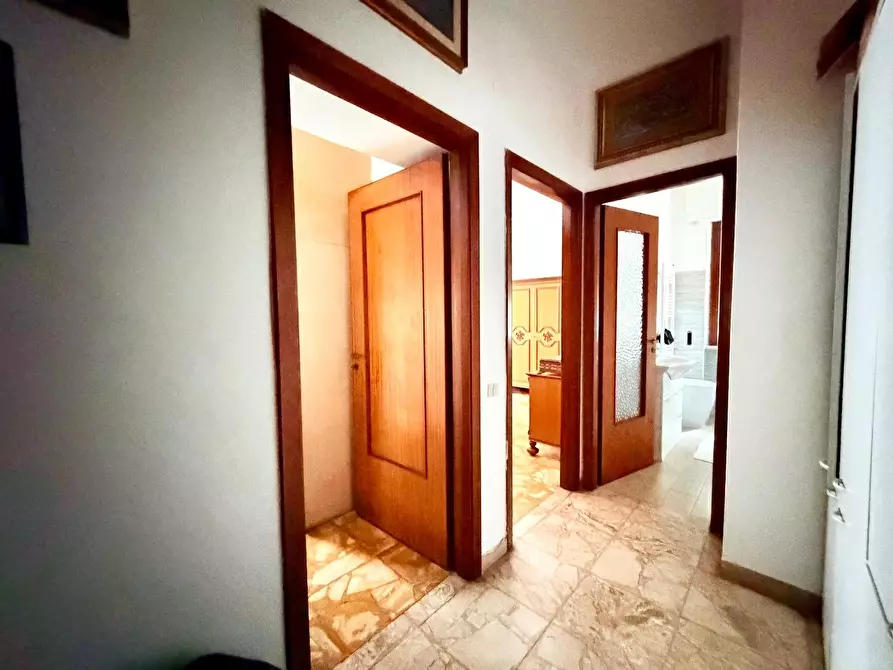 Immagine 9 di Appartamento in vendita  a Massa