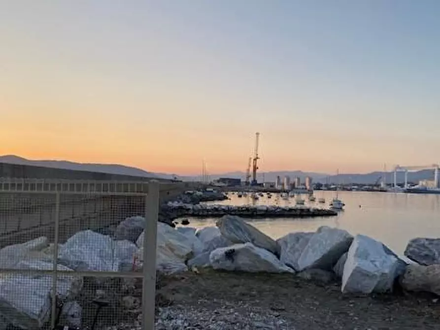 Immagine 11 di Attività artigianale in vendita  a Ortonovo