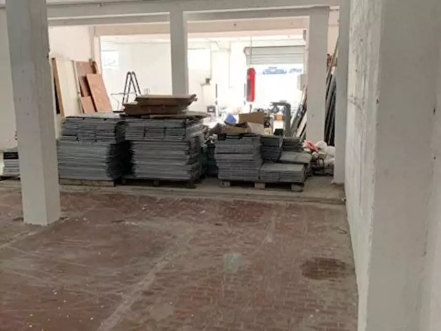 Immagine 8 di Attività artigianale in vendita  a Ortonovo