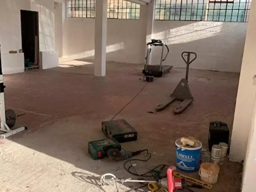 Immagine 6 di Attività artigianale in vendita  a Ortonovo