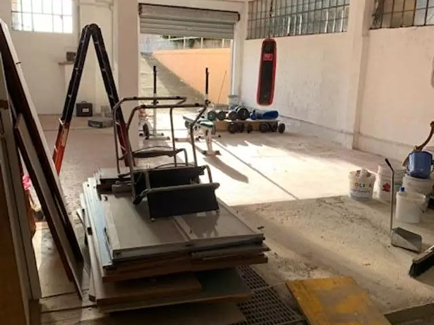 Immagine 9 di Attività artigianale in vendita  a Ortonovo