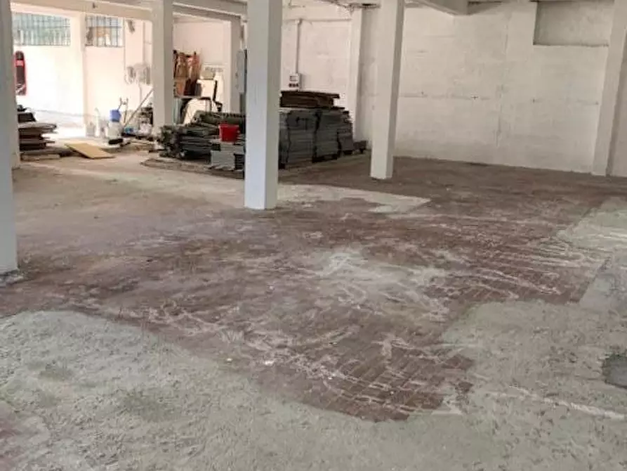 Immagine 7 di Attività artigianale in vendita  a Ortonovo