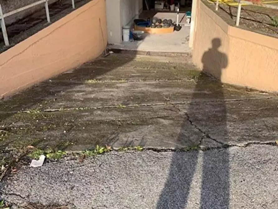 Immagine 5 di Attività artigianale in vendita  a Ortonovo