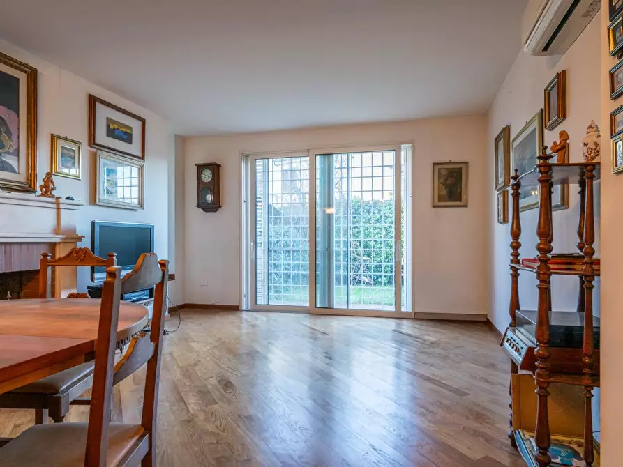 Immagine 20 di Casa bifamiliare in vendita  a Pontedera