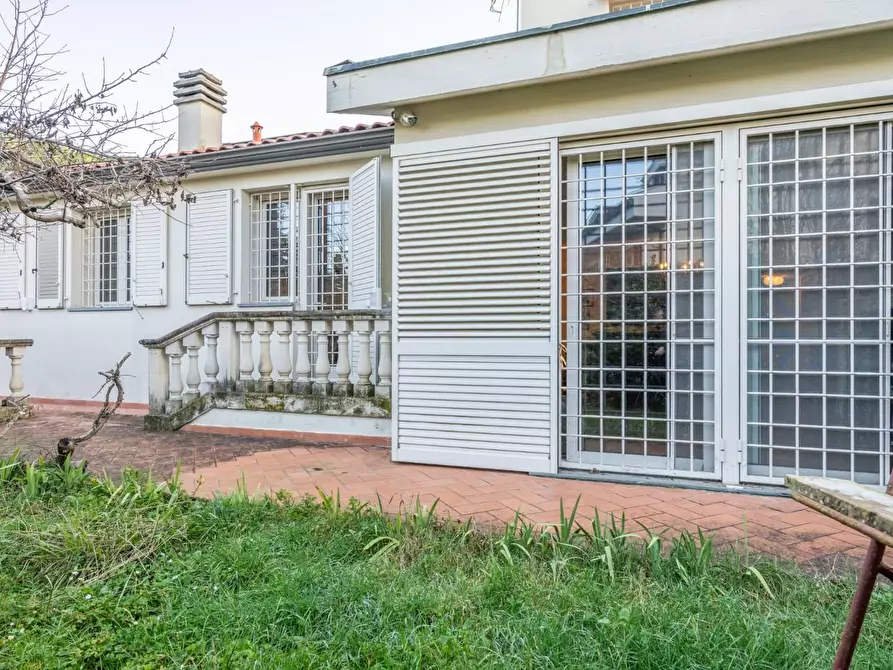 Immagine 16 di Casa bifamiliare in vendita  a Pontedera