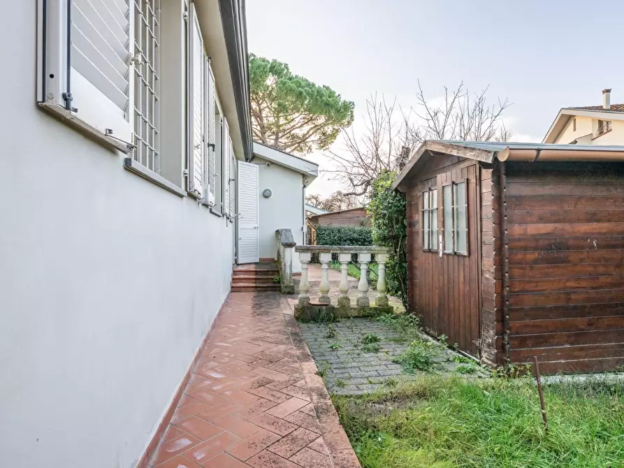Immagine 13 di Casa bifamiliare in vendita  a Pontedera