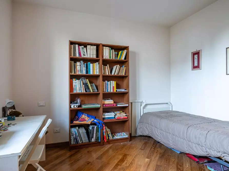 Immagine 40 di Casa bifamiliare in vendita  a Pontedera