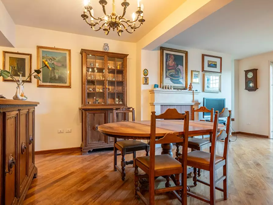 Immagine 19 di Casa bifamiliare in vendita  a Pontedera