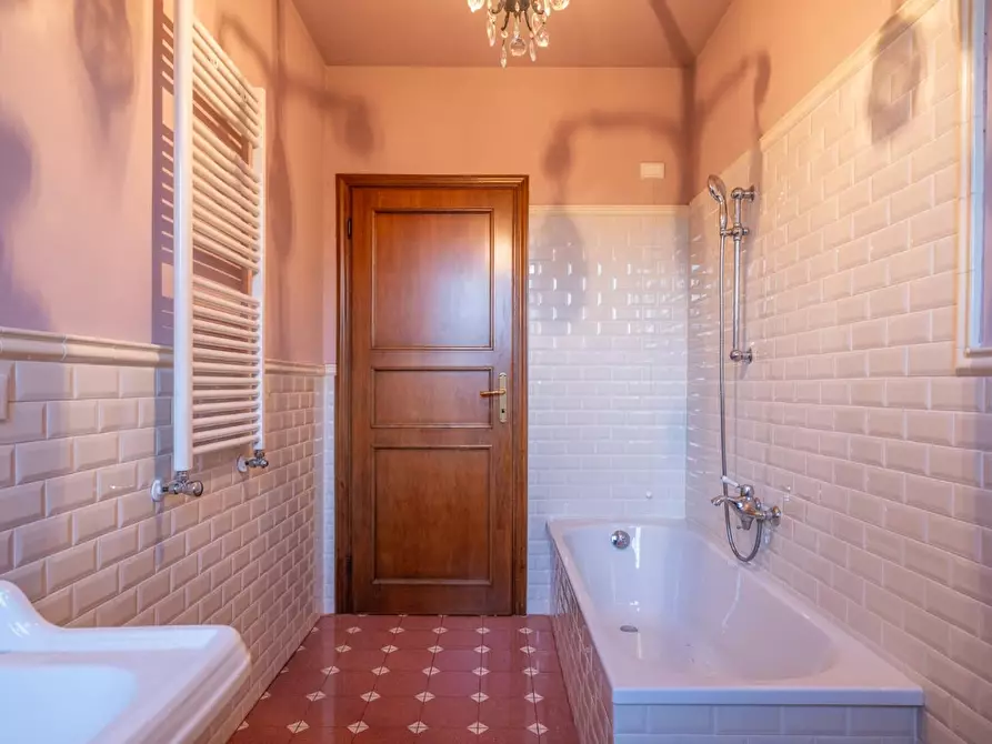 Immagine 33 di Casa bifamiliare in vendita  a Pontedera