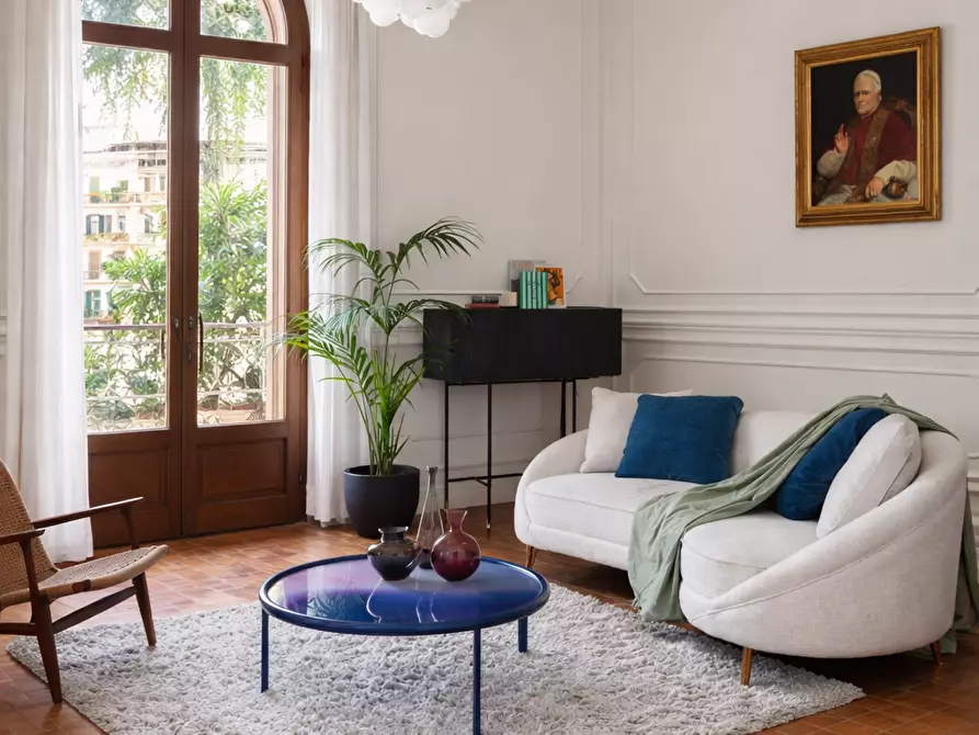 Immagine 3 di Villa in vendita  a Lucca